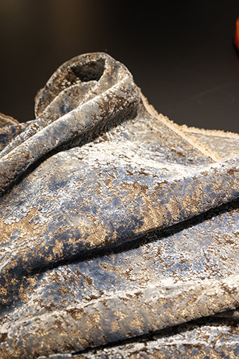 Tessuto in velluto tagliato a motivi floreali di prugna di lusso Tessili per la casa di alta qualità per divani e tende per la decorazione domestica
